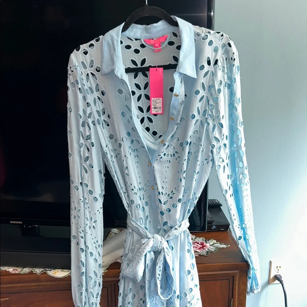 Lilly Pulitzer NWT
Hydra Blue Soirée Eyelet LS Dress Size 12 - Picture 3 of 8